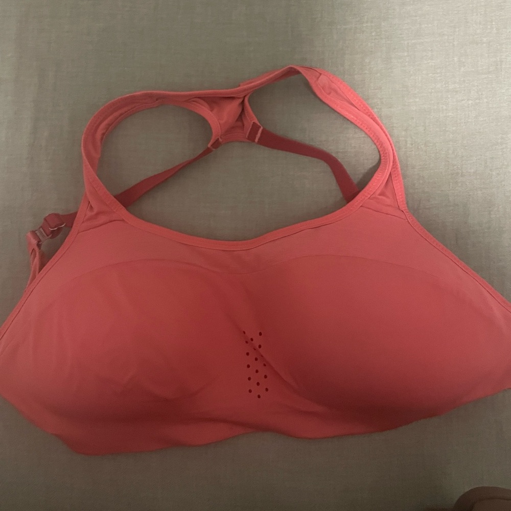 Nike lightly padded sports bra